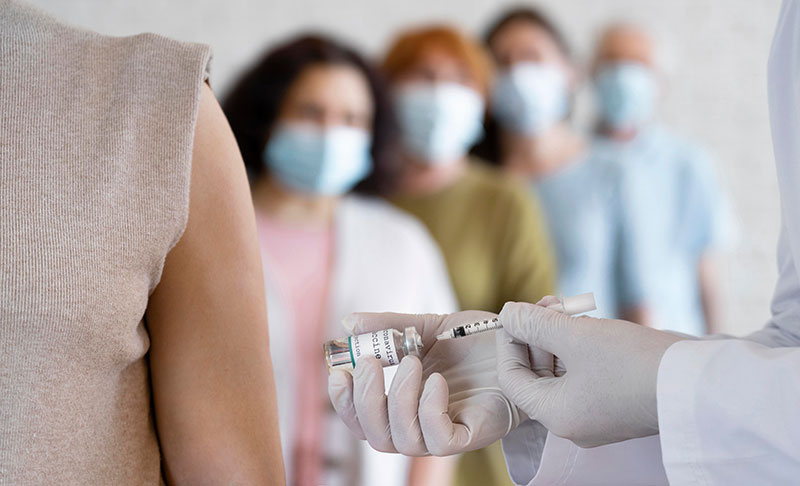 Campaña de Vacunación Gripe-COVID 2024/2025 en Hospital Latorre